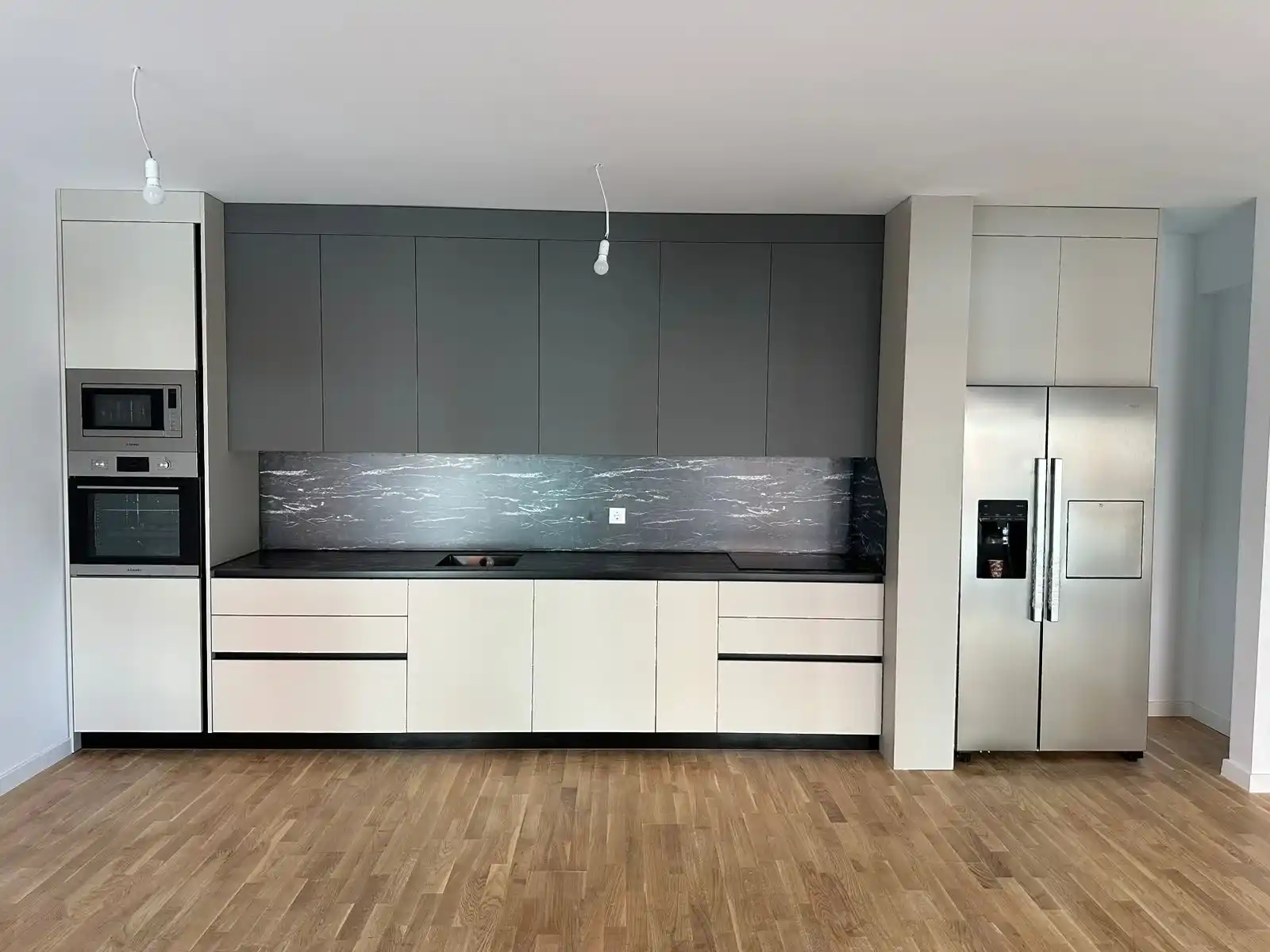 Completed custom kitchen renovation, portfolio view 05